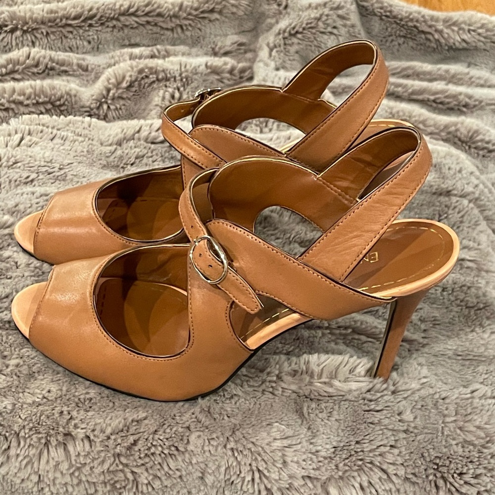 Enzo Angiolini (8 1/2) tan strappy heels - Picture 3 of 8